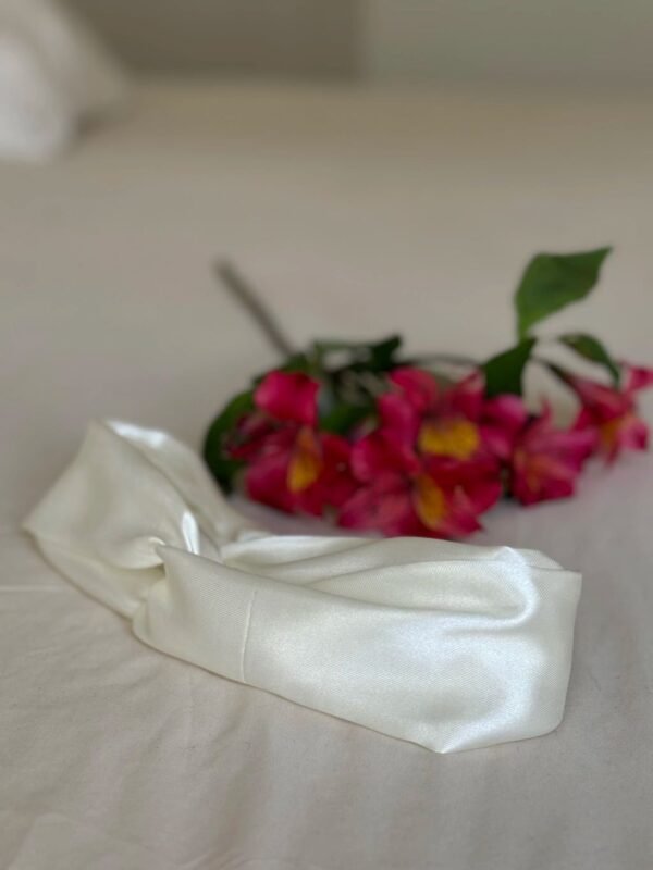 WhatsApp Image 2025-12-16 at 18.31.50 Vincha de Satén para Skincare