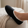 HN-Hornito Negro con Blanco 02 Hornito Cozy Feet