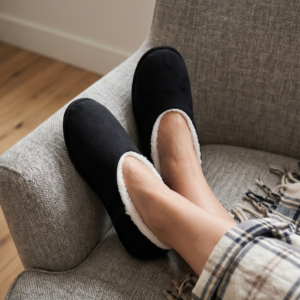 HN-Hornito Negro con Blanco 04 Hornito Cozy Feet