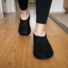 HN- Hornito negro con marron 03 Hornito Cozy Feet