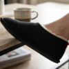 HN- Hornito negro con marron 04 Hornito Cozy Feet